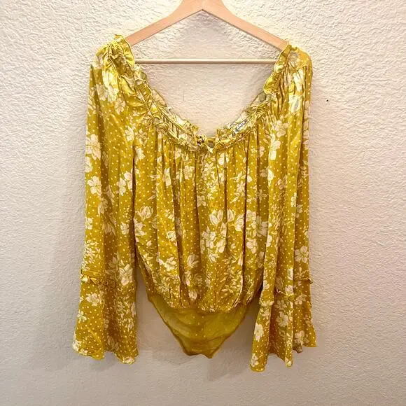 Free People One On One Date Bodysuit Marigold Yellow Floral Bell Sleeve XS Boho - Picture 5 of 14